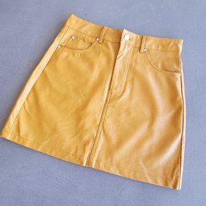 💫Vegan Leather💫 Mustard Yellow Mini Skirt Small